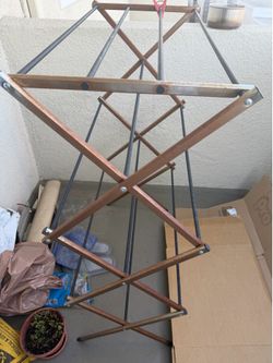 Clothes rack