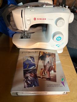 Singer Simple Sewing Machine