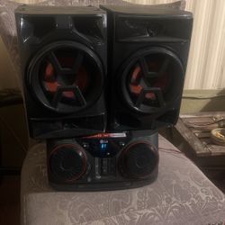 LG Music Bluetooth Radio