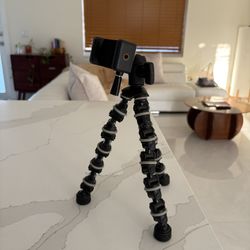 Small Flexible Tripod/Selfie Stick