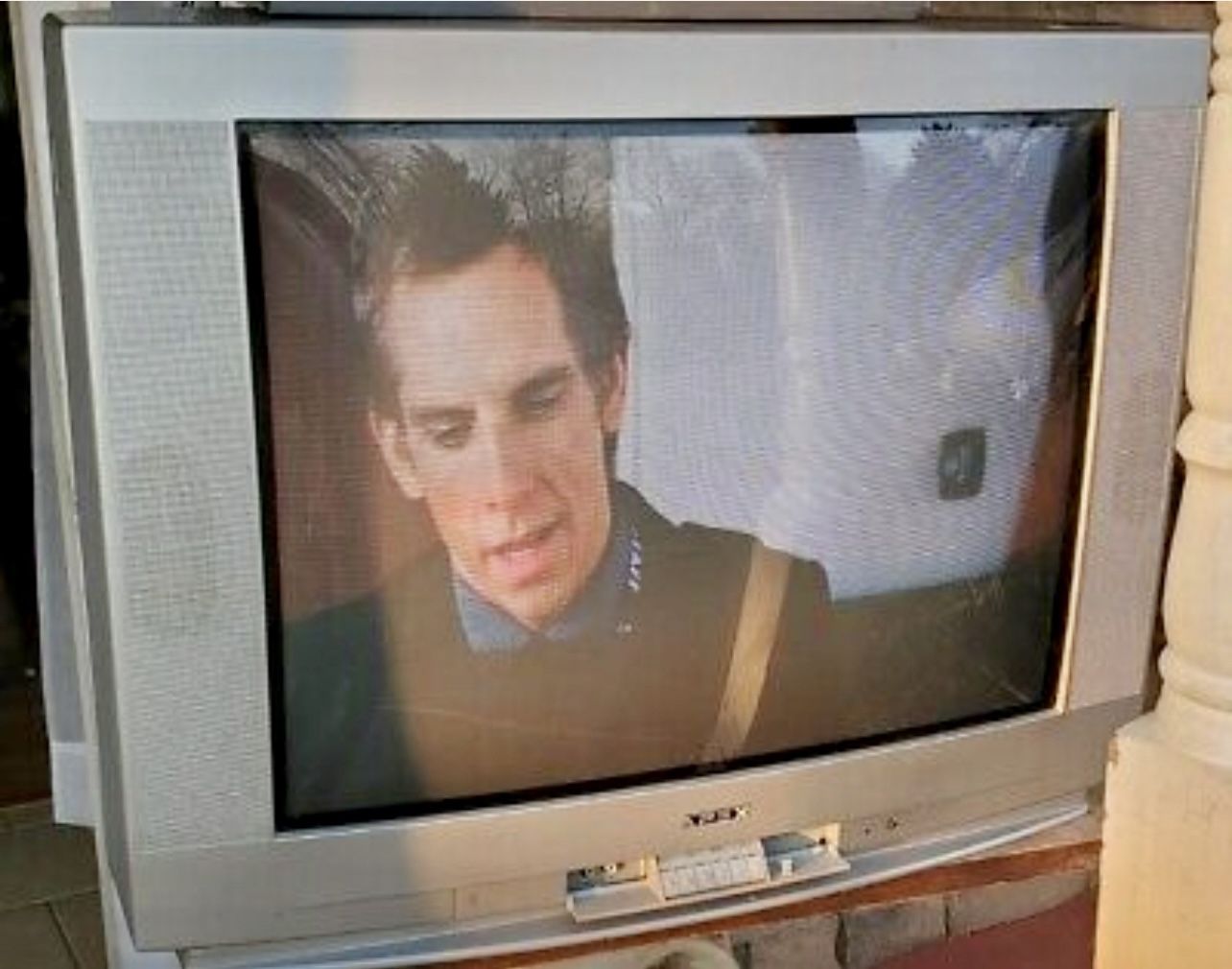 APEX AT2708 27” RETRO TV