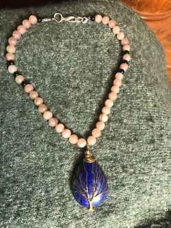 Lapis pendant stone necklace 9 1/2 inches long