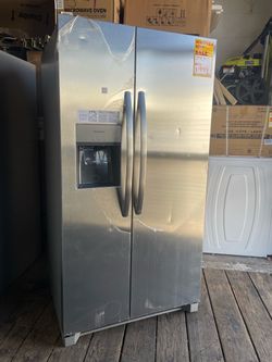 New Frigidaire 36” 25.6 Cu Ft Capacity Refrigerator Side by Side