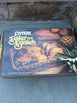 NEW BAKER IN A BASKET BAKING DISH