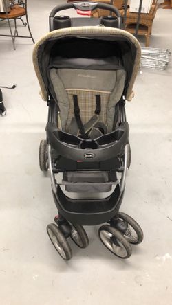 Big size baby stroller very strong good condition and good name