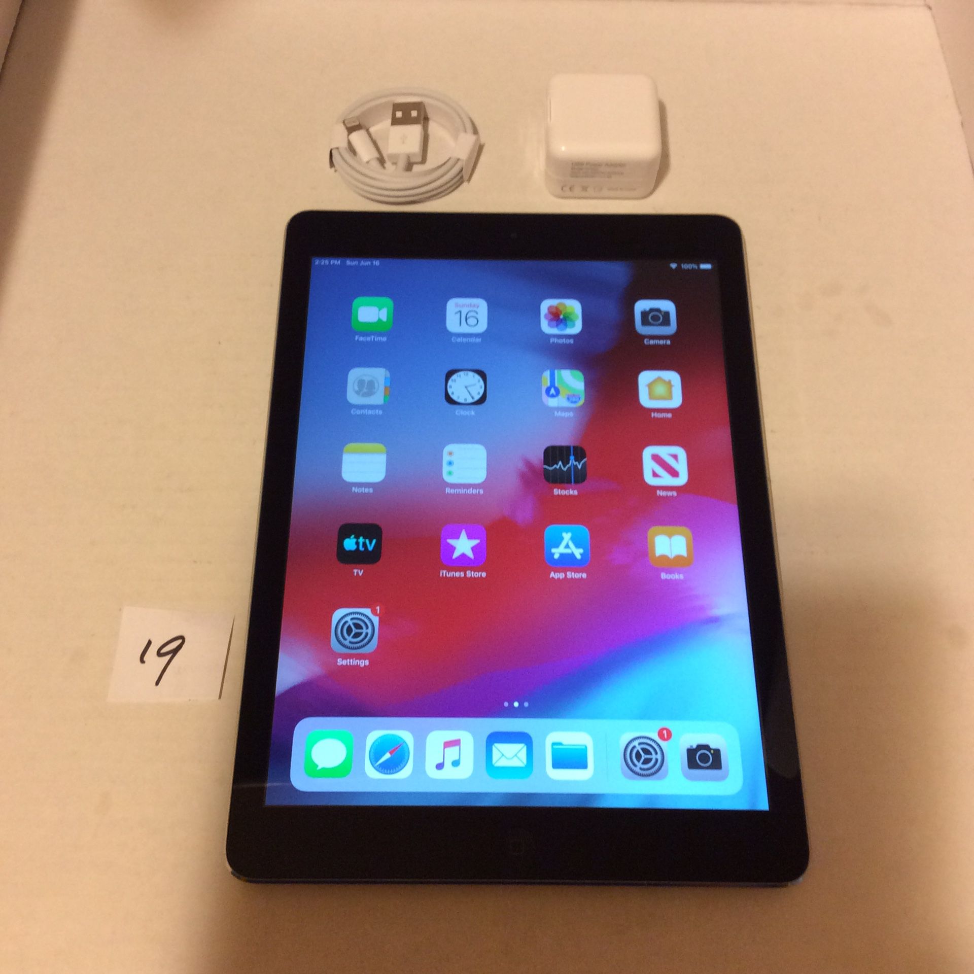 Apple iPad Air 1st,64gb,WiFi 9.7”Gray/Black ,A1474,Clean iCloud,Fully Functional,Good condition,