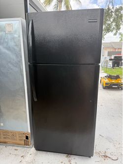 Frigidaire refrigerator 30” w
