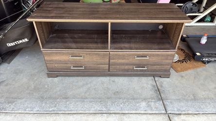 Entertainment center