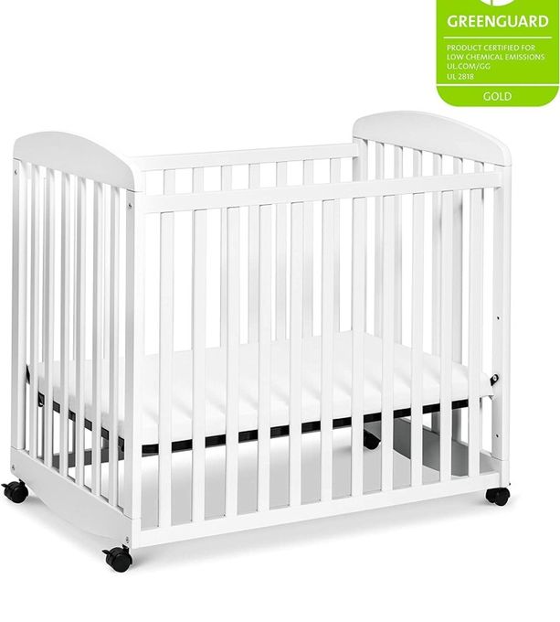 Davinci Brand New Rocking Mini Crib