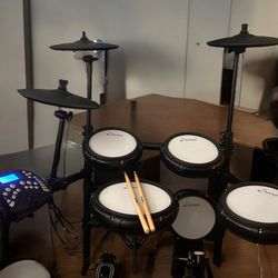 Donner Ded-400 Drum Kit + free drumsticks 3 pairs