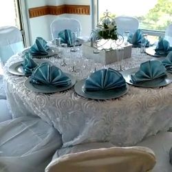 decorations  o book your date to rent we have many color of your chioice