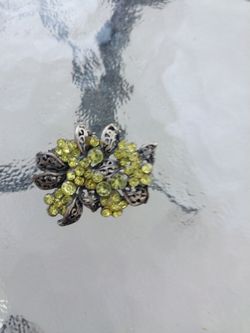 Vintage Green Rhinestone Broooch