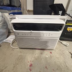 Toshiba Air Conditioner (Window) & Mount