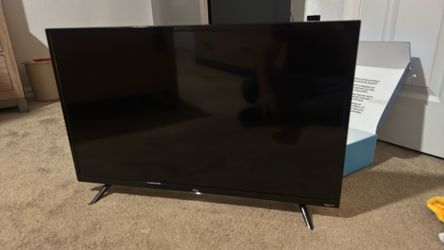 TCL ROKU TV 32’