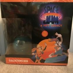 Brand New Space Jam A New legacy Collectors Box Lebron James + Basketball + Bugs Bunny Pin.