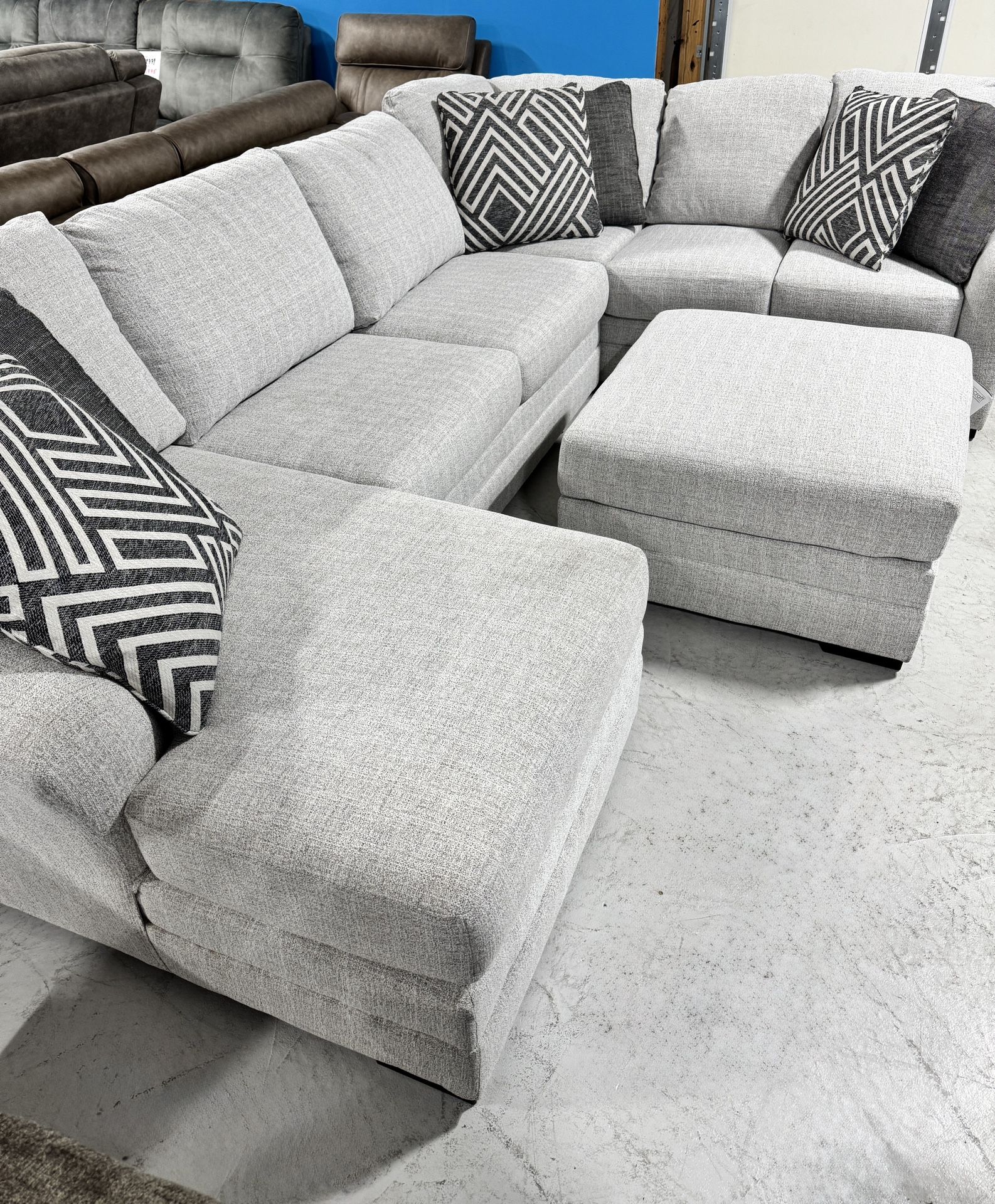 Sofas Sectionals Recliners Factory Clearance- 30%-70% Off Retail