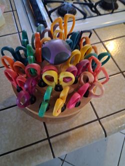 Kids Kraft Set Of 24 Scrapbooking Scissors