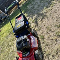 Toro Recycler 22 in. Briggs & Stratton Personal Pace Electric Start, RWD Self Propelled Gas Walk-Behind Mower with Bagger
