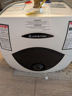 Ariston 4 gallon hot water heater 115v
