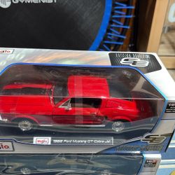 Maisto Special Edition 1968 Ford Mustang GT Cobra Jet Red 1/18 Diecast Model Car