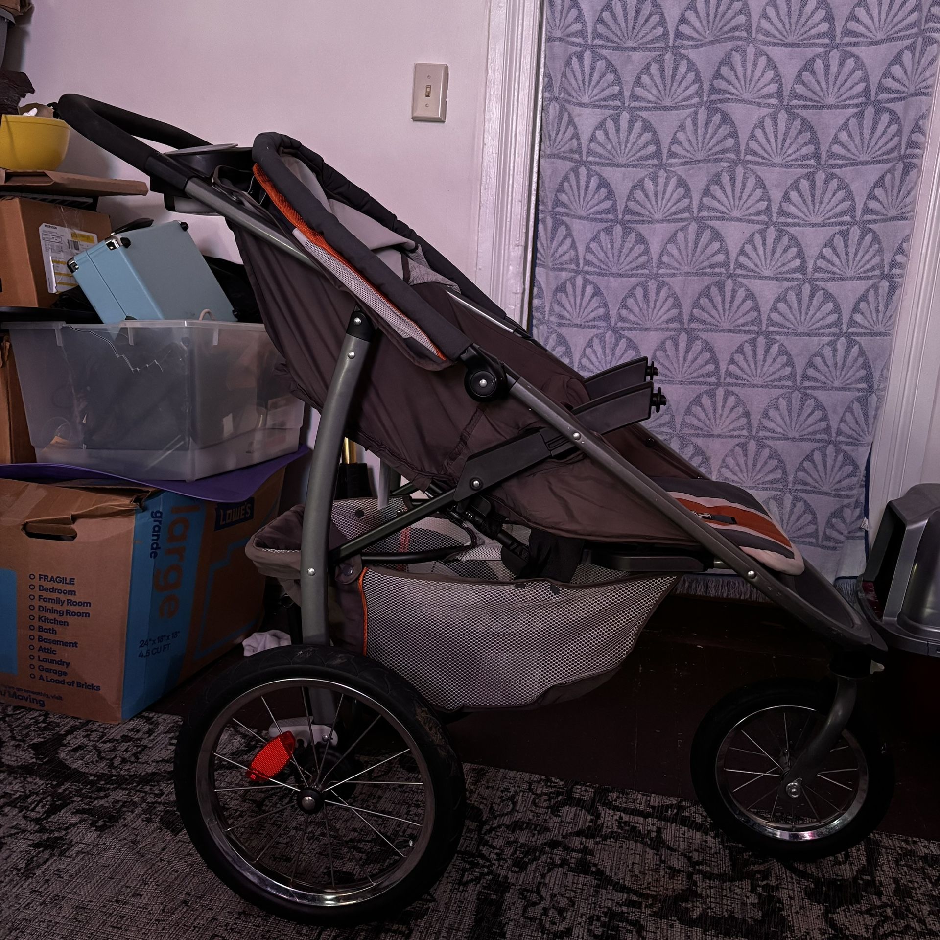 Jogger Stroller (Graco)