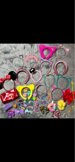 Girls miscellaneous hair accessory clip headband lot. Most from Claire’s and target. All in great condition. $10