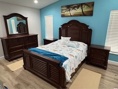 5 Piece Queen Bedroom Set