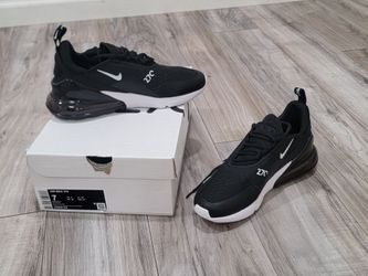 Airmax 270s size 7