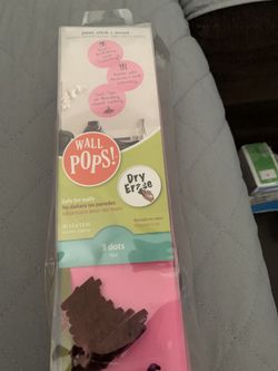 Wall pops