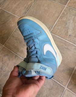 Nikes Size 13 para niños