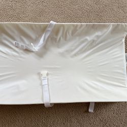 Lightly Used Munchkin Diaper Changing Pad For Dresser With Straps 
