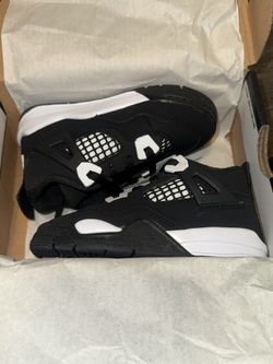 Jordan 4 Retro White Thunders – Size 8C – Brand New