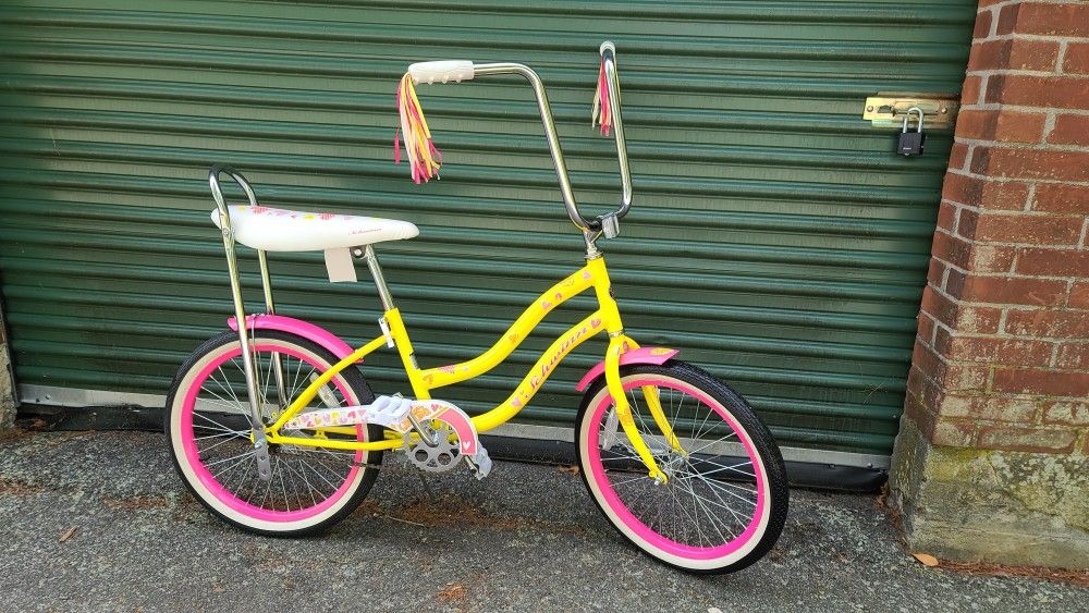 WEEKEND SPECIAL!!! Brand new girls Schwinn banana seat bike. 20"wheels. NEVER USED.