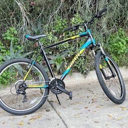 2016 Giant Revel 2 Mountain Bike – Excellent Condition (Like New!)