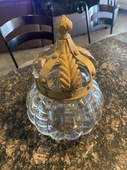 Decorative vase with rod iron top