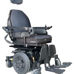 Quantum Edge 3 Power Mobility Chair w/New Batteries 