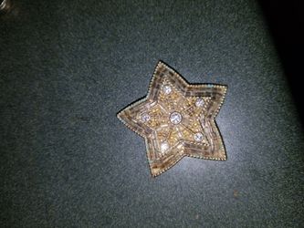 LC liz Claiborne brooch