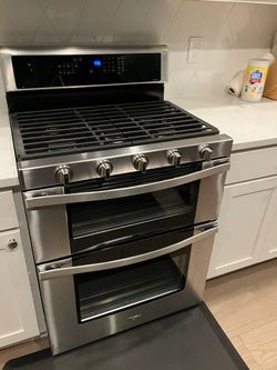 Almost new Whirlpool Double Oven (Gas)