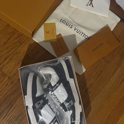 Lv Trainer Shoes