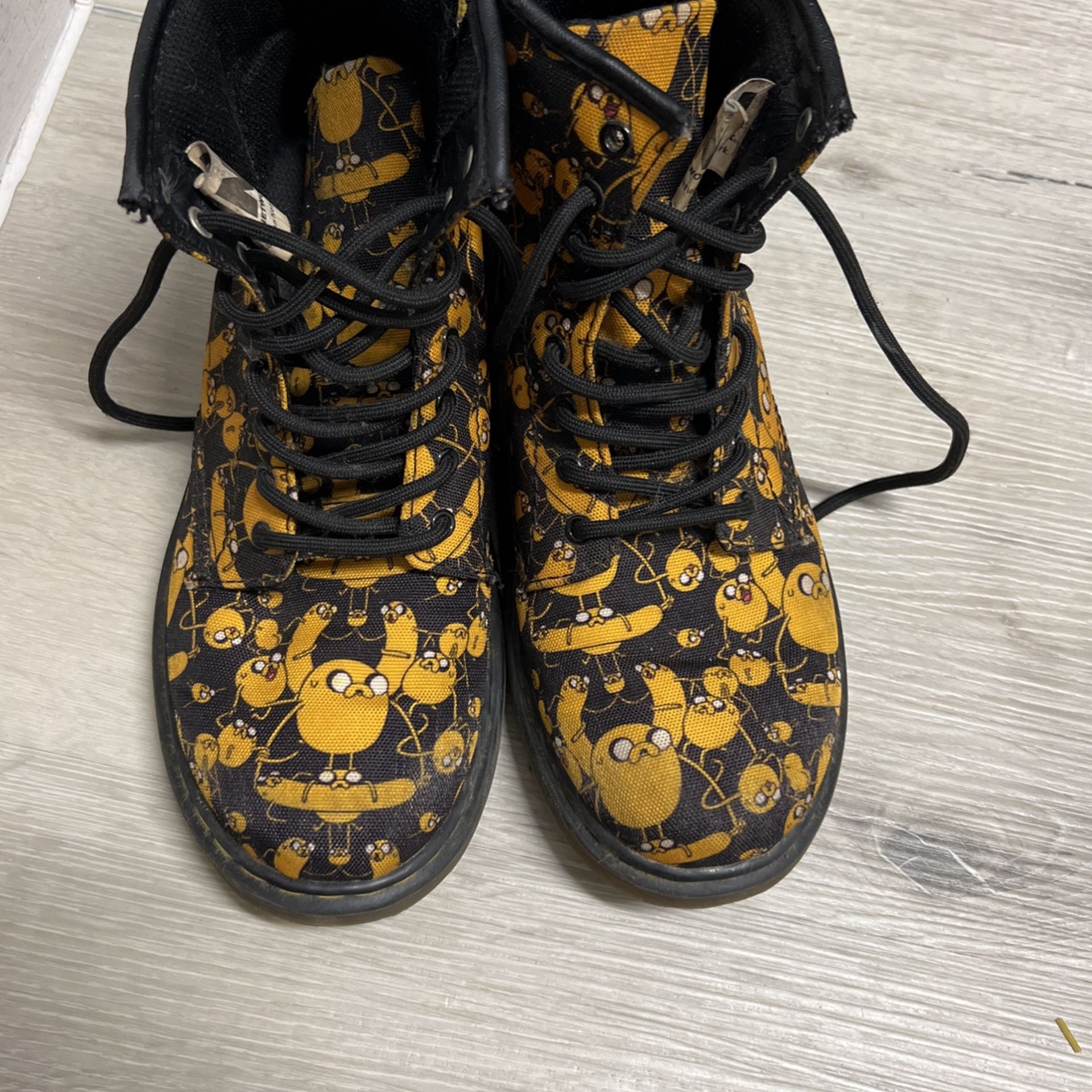 Shoes US 4