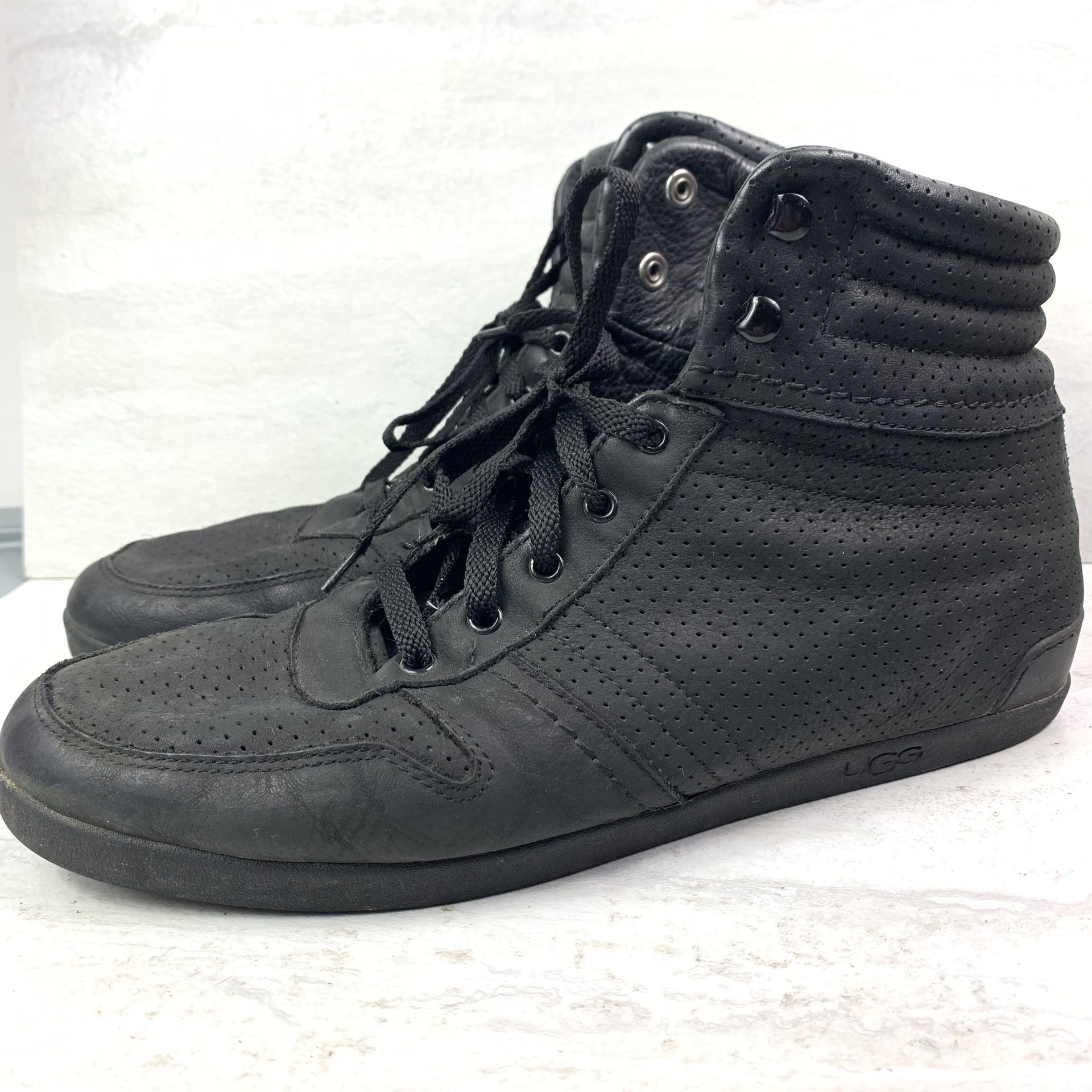 Ugg sneakers men’s size 11