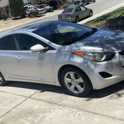 2012 Hyundai Elantra
