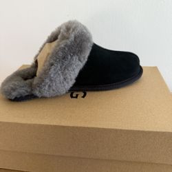 Ugg Slip On