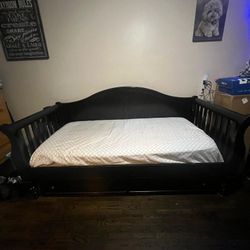Xl Full Size Bed And 2 Dressers 