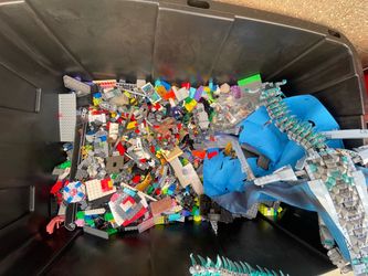 Bin of Lego lot