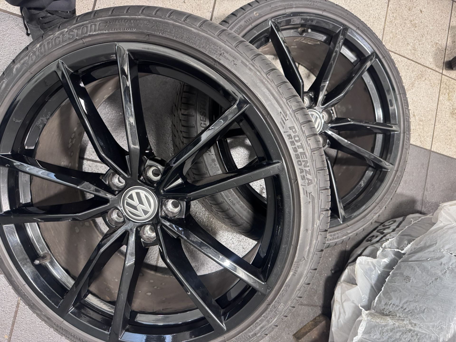 Golf R 19inch Wheels With Tires