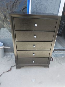 Dresser