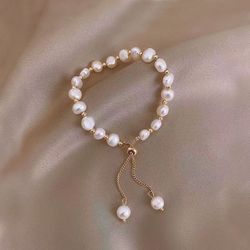 Vintage Baroque imitation pearl bracelet pull-on niche simple fashion design high-end bracelet holiday gift