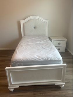 Make offer White Twin Bed Frame with Nightstand