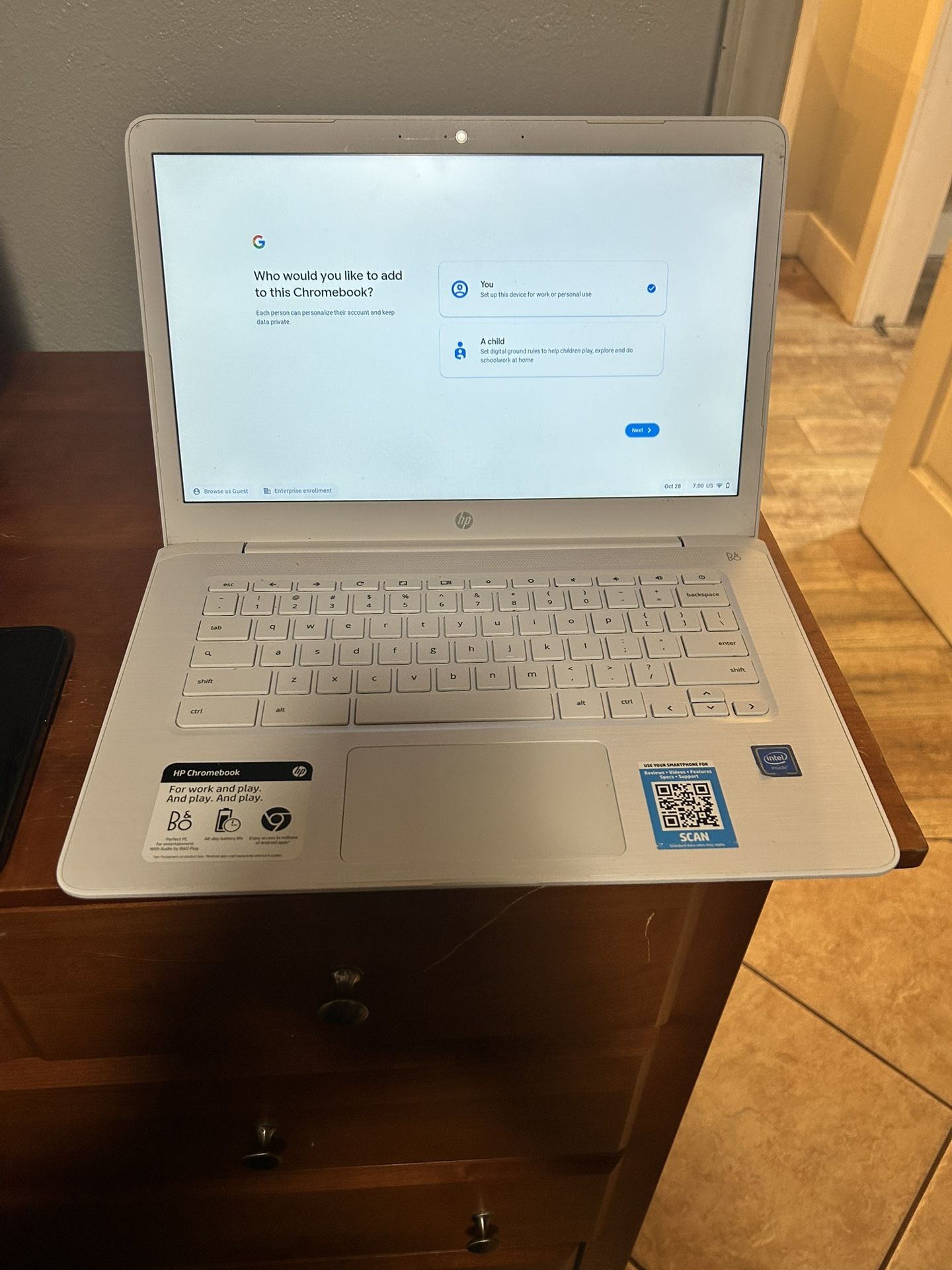 HP Chromebook 14-ca051wm 14 inch (32 GB, Intel Celeron N3350, 1.1GHz, 4GB SDRAM)